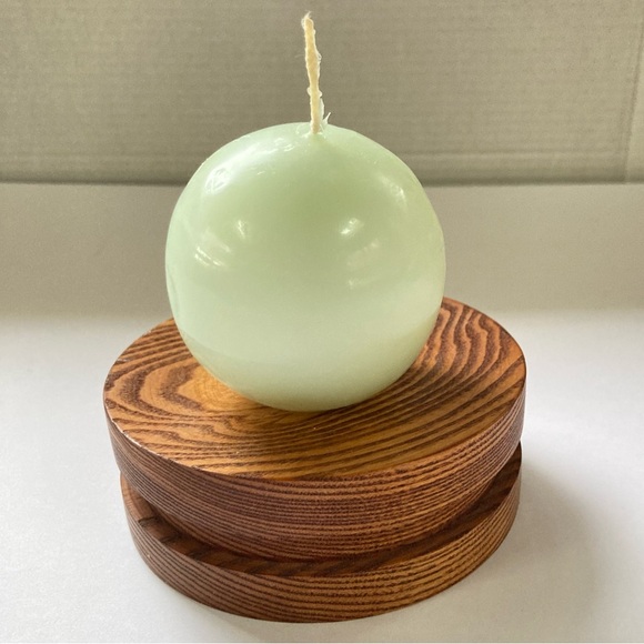 Round Ball Candle Light Green Mint Scented 5 oz - Picture 2 of 6
